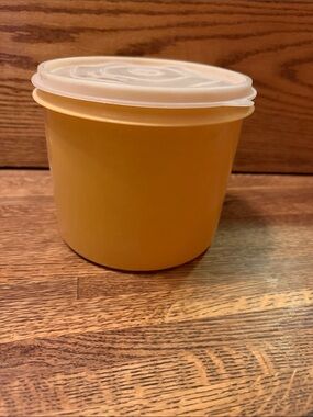 Vintage crownware Yellow Plastic Storage Container with White Lid Canada